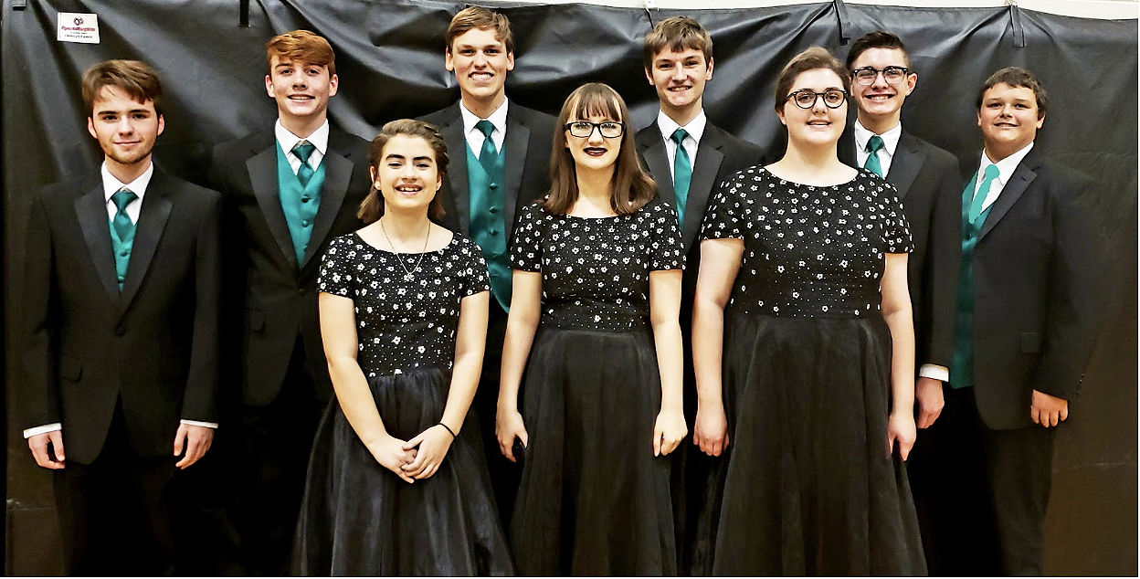 Singing Spoofhounds perform in All-District Choir